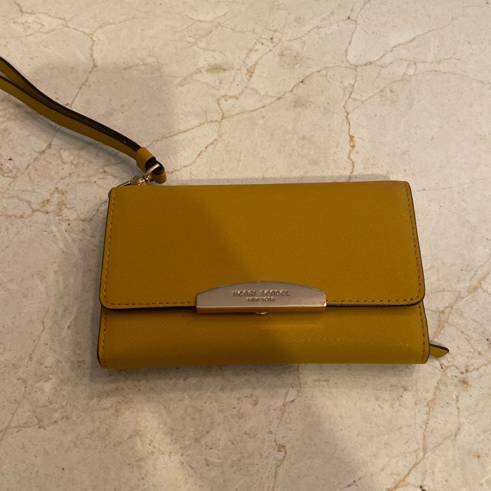 Henri Bendel Wristlet